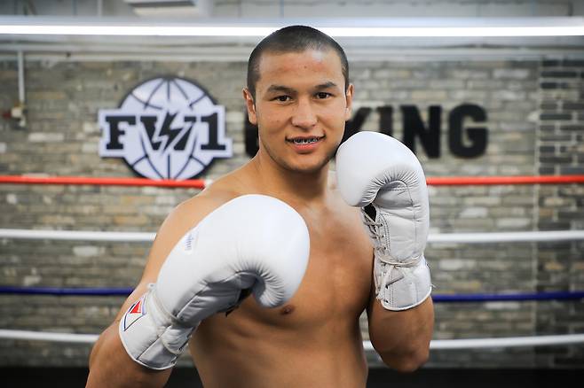 챔피언이 목표라고 밝힌 최시로  (서울=연합뉴스) 류효림 기자 = WBA 아시아 챔피언 최시로가 20일 서울 강남구 FW1 복싱클럽에서 연합뉴스와 인터뷰 뒤 훈련하고 있다. 2025.5.20 
 ryousanta@yna.co.kr