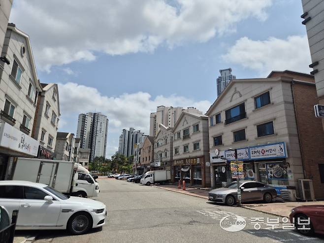 개나리공원 인근 상가 거리. 이성관 기자