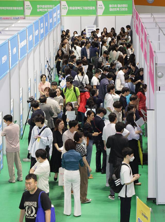 ▲ 22일 충북 청주시 올림픽기념국민생활관에서 진행된 '2025 청주채용박람회' 행사 사진. /청주시 제공