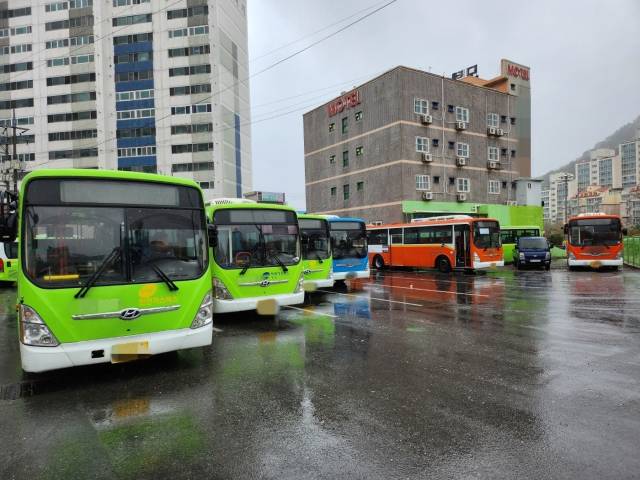 5일 경남 창원시내 차고지에 시내버스가 주차된 모습. 창원시 제공