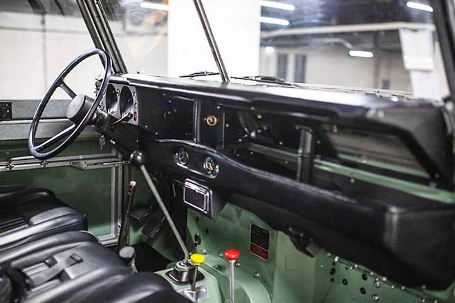 랜드로버 88 시리즈 실내