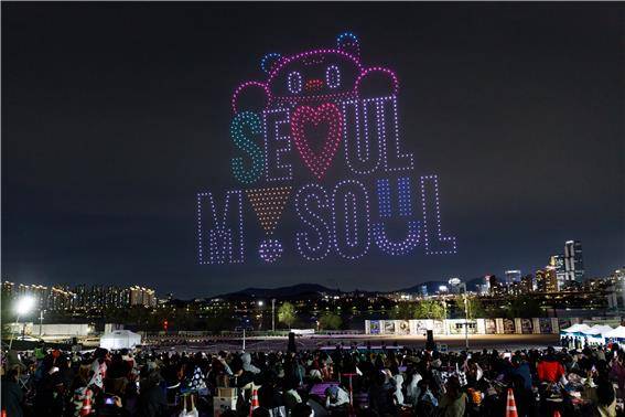 한강드론라이트쇼(서울시 제공) / 연합뉴스