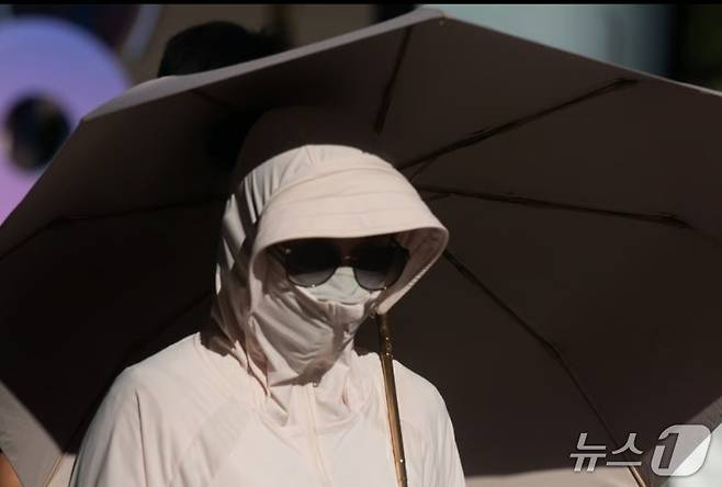 관련 시각물 - SCMP 갈무리