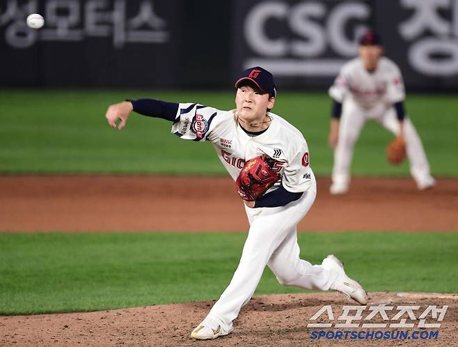 21일 부산 사직야구장에서 열린 KBO리그 롯데와 LG의 경기. 투구하고 있는 롯데 최준용. 부산=송정헌 기자songs@sportschosun.com/2025.05.21/