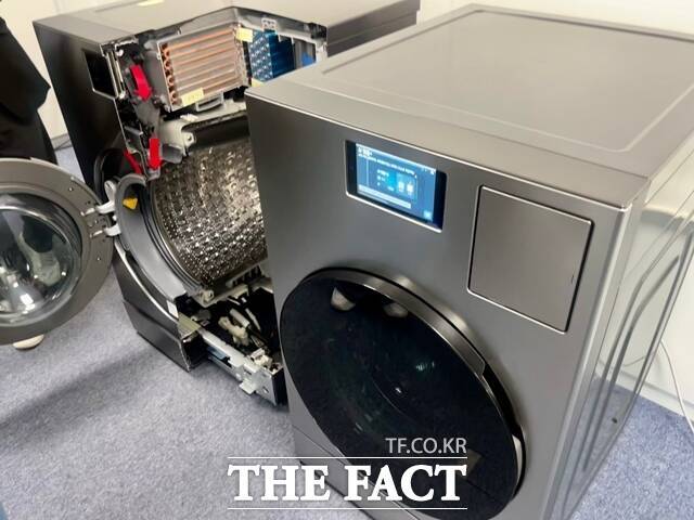 22일 오전 서울 중구 삼성전자 기자실에 비스포크 AI 콤보가 놓여 있다. /조소현 기자