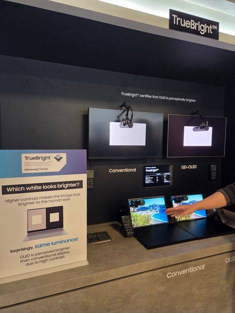 삼성디스플레이가 컴퓨텍스 2025에 부스를 꾸리고 자사 독자적인 QD-OLED 기술을 소개하는 모습. ⓒ임채현 기자