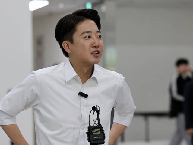 이준석 개혁신당 대선 후보가 20일 광주 북구 전남대학교에서 점심 식사에 앞서 발언하고 있다. 연합뉴스