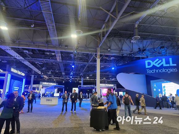 '델 테크놀로지스 월드(DTW) 2025' 엑스포 내 델 부스 전경. [사진=윤소진 기자]