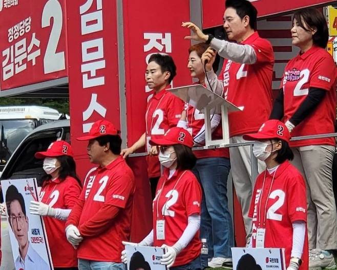 장성민 전 위원이 김문수 후보 지지 유세를 하고 있다. (본인 페이스북 캡처)