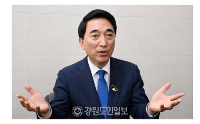 ▲ 더불어민주당 이재명 대선 경선 후보 공보단장을 맡고 있는 박수현 국회의원이 24일 강원도민일보를 찾았다.