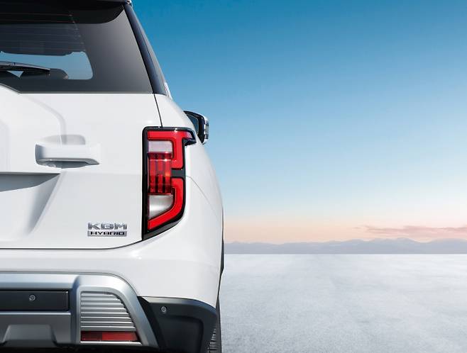 '토레스 하이브리드'는 패밀리카에 적합한 실내 공간·적재 능력을 갖췄다. /사진=KGM