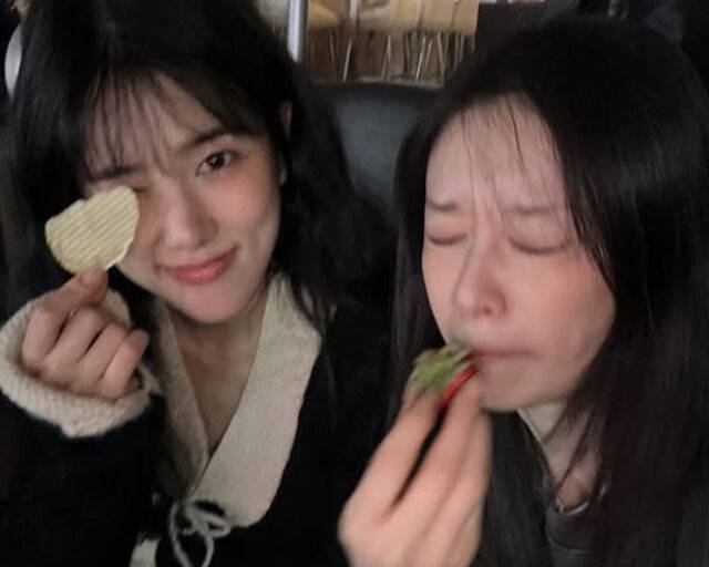 지연과 양지원이 미국에서 만나 함께 시간을 보내고 있다. / 지연 소셜미디어 캡처