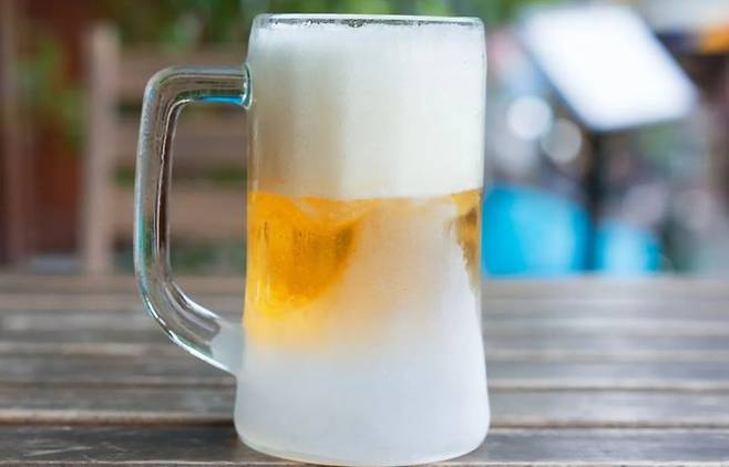 [서울=뉴시스] Which?가 여름철 맥주를 가장 시원하게 마실 수 있는 방법에 대한 실험 결과를 공개했다. (사진 = which? 캡처) 2025.05.21. *재판매 및 DB 금지