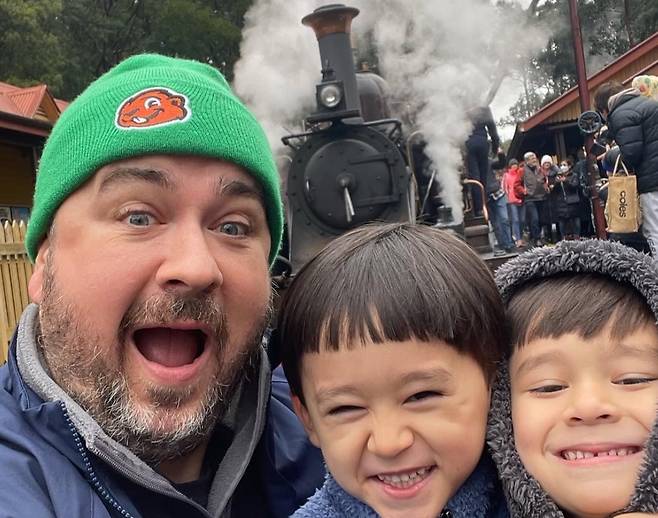 샘 해밍턴과 벤틀리, 윌리엄. 인스타그램 캡처.