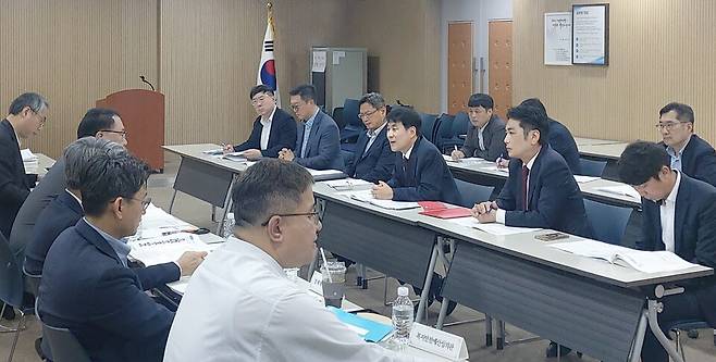 김정기 대구시장 권한대행 행정부시장(정면 오른쪽에서 세번째)이 21일 국립세종도서관에서 열린 기획재정부 주관 지방재정협의회에서 발언하고 있다. ⓒ대구시