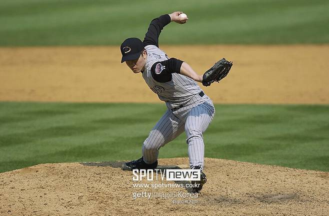 ▲ 애리조나 소속이었던 2001년과 2002년 전성기를 달리며 팬들에게 강한 인상을 남긴 김병현