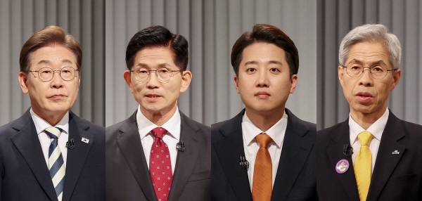더불어민주당 이재명·국민의힘 김문수·개혁신당 이준석·민주노동당 권영국 대선후보가 23일 서울 여의도 KBS 스튜디오에서 열린 제21대 대선 2차 후보자 토론회를 하고 있다. 국회사진기자단