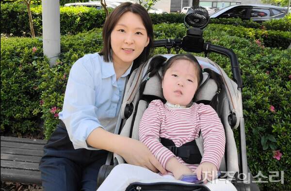 박하은씨와 희귀질환을 앓고 있는 봄. ⓒ제주의소리