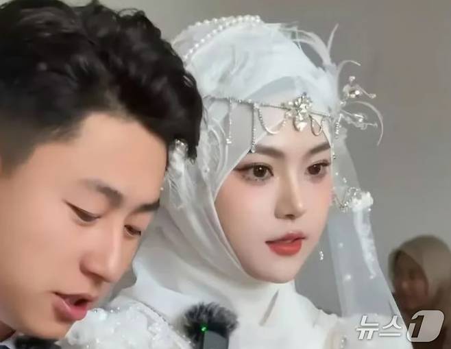 후이족 신부. 결혼식 사진 - SCMP 갈무리