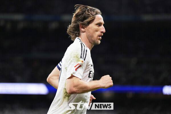 레알 마드리드를 떠나는 루카 모드리치. 사진┃뉴시스/AP