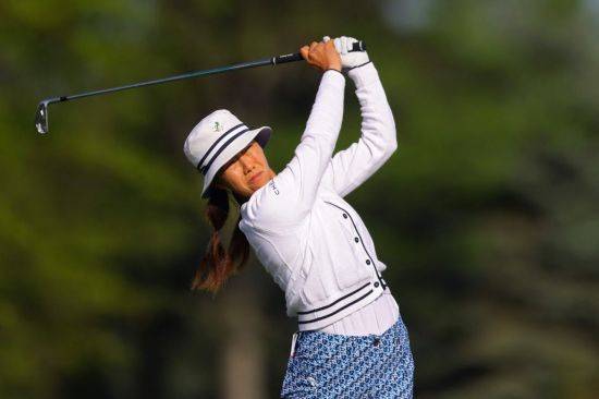 후원사를 잃은 신지은이 멕시코 리비에라 마야오픈 1라운드에서 공동 선두로 나섰다. AFP연합뉴스