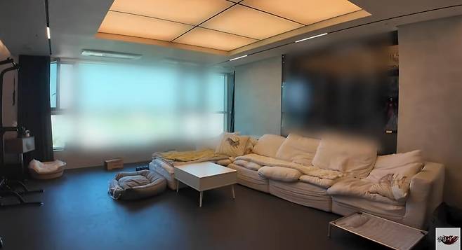 정동원이 공개한 자가 내부 모습./정동원 유튜브