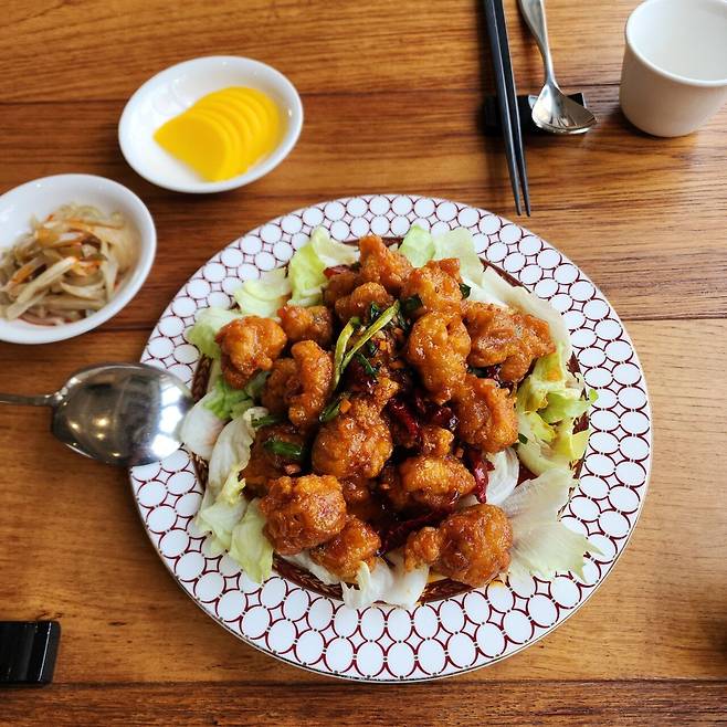 20250518_161159.jpg 깰끔한 중식 근데 문화생활을 곁들인