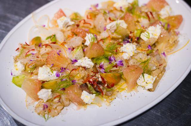 경남 통영시 '야소주반'의 '왕우럭조개 세비체'.