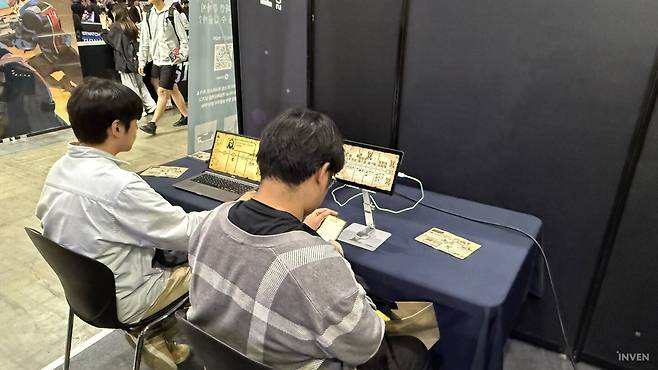 ▲ 플레이엑스포 현장에서도 그 특유의 센스를 유저들에게 선보였다