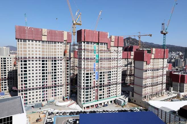 서울 시내 아파트 공사 현장. 사진=뉴스1