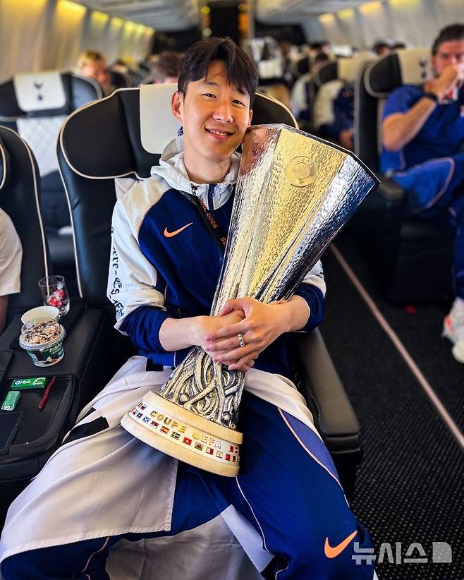 [서울=뉴시스] 잉글랜드 프로축구 프리미어리그(EPL) 토트넘홋스퍼 '주장' 손흥민. (사진=토트넘 SNS 캡처)  *재판매 및 DB 금지