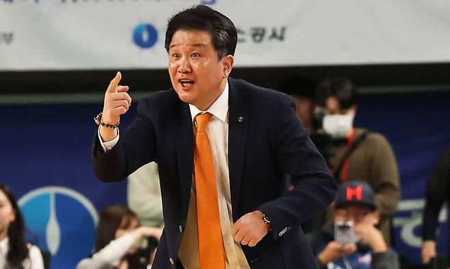 유도훈 정관장 감독