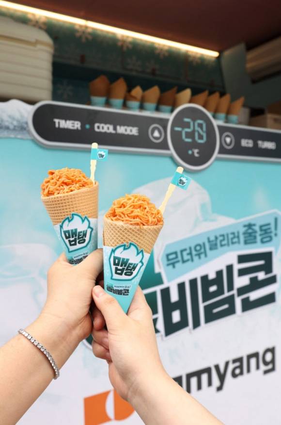 ‘출동! 후레시맵’ 캠페인에서 선보인 특별 메뉴 ‘쿨비빔콘’. 더운 날씨 속, 시원한 매운맛과 톡톡 튀는 비주얼로 인증샷이 끊이지 않았다. 사진제공=삼양식품