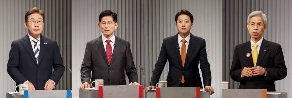 왼쪽부터 이재명 더불어민주당·김문수 국민의힘·이준석 개혁신당·권영국 민주노동당 대선 후보. 2025.5.23 국회사진기자단