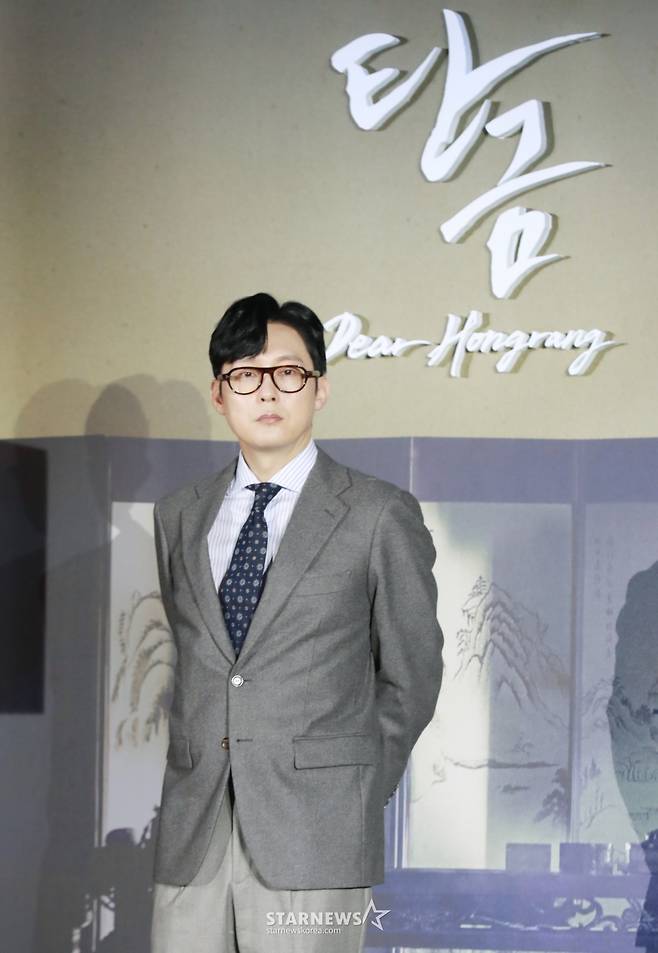 배우 박병은이 13일 오전 서울 신도림 라마다호텔에서 진행된 넷플릭스 오리지널 시리즈 '탄금' 제작발표회에 참석해 포즈를 취하고 있다.   실종되었던 조선 최대 상단의 아들 ‘홍랑’이 기억을 잃은 채 12년 만에 돌아오고, 이복누이 ‘재이’만이 그의 실체를 의심하는 가운데 둘 사이 싹트는 알 수 없는 감정을 그린 미스터리 멜로 사극 '탄금'은 오는 16일 공개된다. /2025.05.13 /사진=이동훈 기자 photoguy@