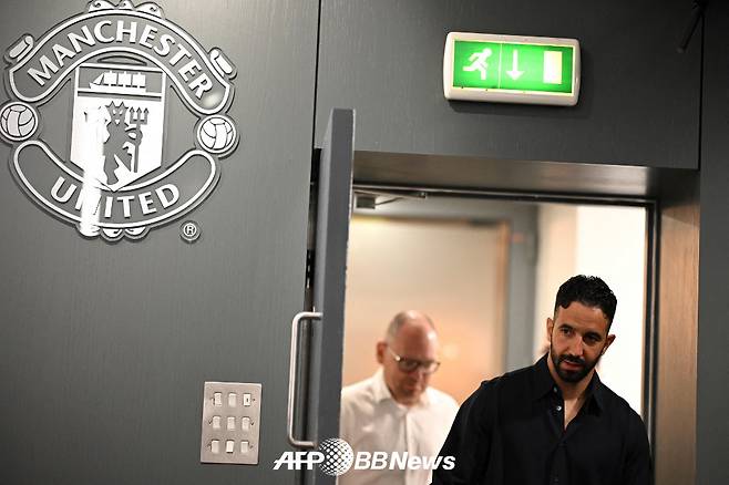 후벵 아모림(오른쪽) 맨체스터 유나이티드 감독. /AFPBBNews=뉴스1