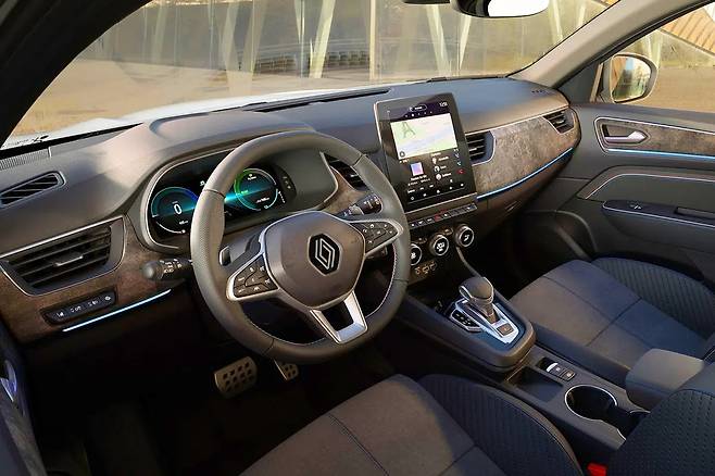 르노 2026 아르카나 하이브리드 실내