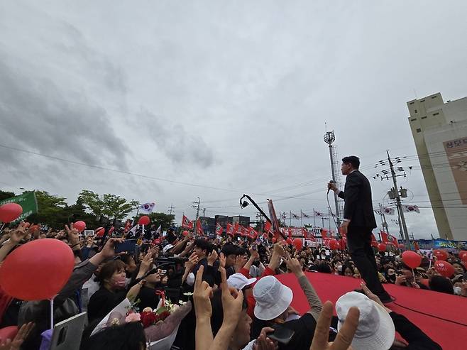 국민의힘 김문수 대선 후보 지지자들이 '대통령 김문수'를 외치고 있다. <박용기 기자>