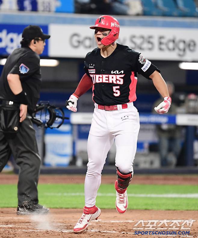 8회 역전 투런홈런을 날린 KIA 김도영.