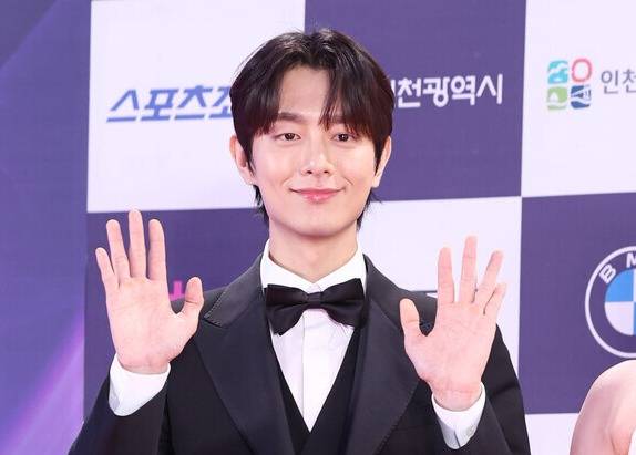 제3회 청룡시리즈어워즈(Blue Dragon Series Awards) 레드카펫 행사에 참석한 박재형 ⓒ이혜영 기자 lhy@hankooki.com