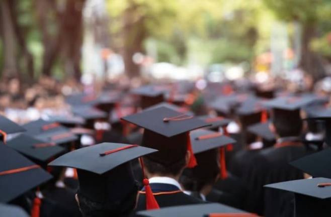 미국을 중심으로 대학 학위에 회의감을 느끼는 Z세대가 늘고 있다. 게티이미지뱅크