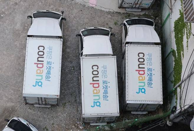 쿠팡도 처음으로 대선 당일 배송을 중단하며, 택배 노동자의 참정권 보장에 동참하기로 했다. 연합뉴스