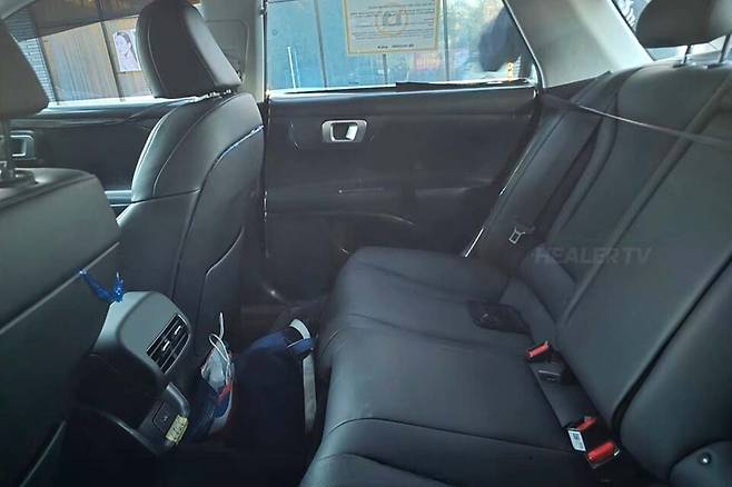 현대차 '그랜저 페이스리프트' 실내 (출처 : 힐러TV)