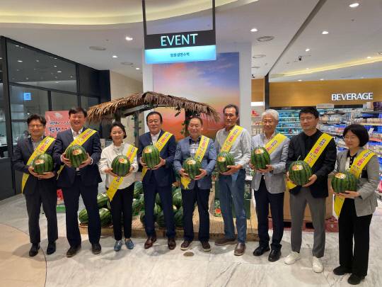 청원생명수박, 현대백화점 홍보·판촉 행사모습. 청주시 제공