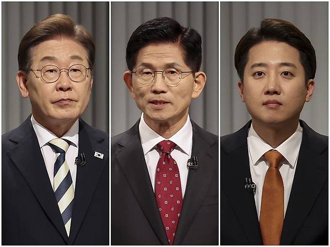 이재명 더불어민주당 대선 후보, 김문수 국민의힘 대선 후보, 이준석 개혁신당 대선 후보(사진 왼쪽부터)가 23일 서울 여의도 KBS 스튜디오에서 열린 대선 후보 2차 사회 분야 TV토론에 참석해 있다. ⓒ국회사진기자단