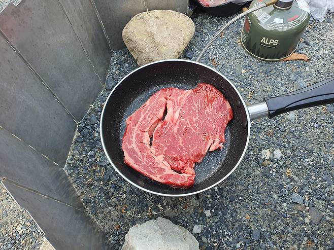 작지만 있을 건 다 있는 자린이 캠핑기