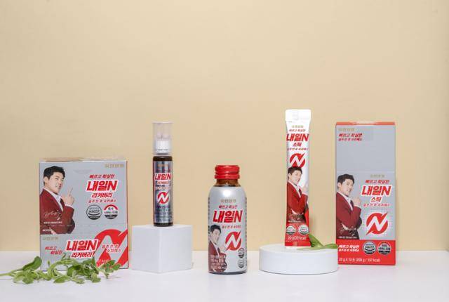 국내 1위 제약업체 유한양행이 2024년 출시한 숙취해소제 '내일N' 제품 사진. hy가 개발한 천연물 소재 '아이스플랜트복합농축액'이 원료로 사용됐다. 인체 적용 시험 당시 아이스플랜트농축액을 섭취한 피실험자는 음주 1시간 뒤 알코올 및 아세트알데히드(숙취 유발 성분) 분해 효소가 대조군 대비 각각 76.8%, 52.6% 늘어났다. 홈페이지 캡처