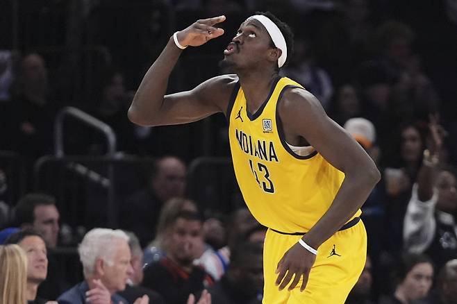 <yonhap photo-5044=""> Indiana Pacers forward Pascal Siakam (43) reacts during the third quarter of Game 2 of the NBA basketball Eastern Conference final against the New York Knicks, Friday, May 23, 2025, in New York. (AP Photo/Frank Franklin II)/2025-05-24 11:37:27/ <저작권자 ⓒ 1980-2025 ㈜연합뉴스. 무단 전재 재배포 금지, AI 학습 및 활용 금지></yonhap>