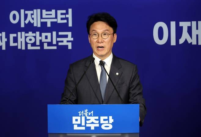 ▲ 기자회견하는 김민석 더불어민주당 상임공동선대위원장 [연합뉴스]&nbsp;