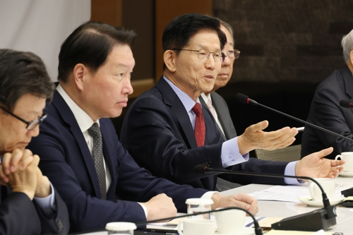 국민의힘 김문수 대선 후보가 22일 서울 중구 대한상공회의소에서 열린 경제 5단체장 간담회에서 인사말을 하고 있다. [사진 출처 = 연합뉴스]